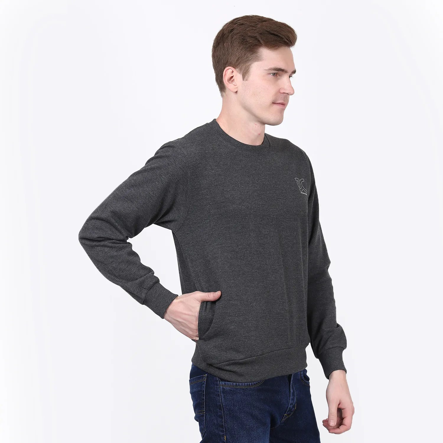Men's round neck sweatshirt