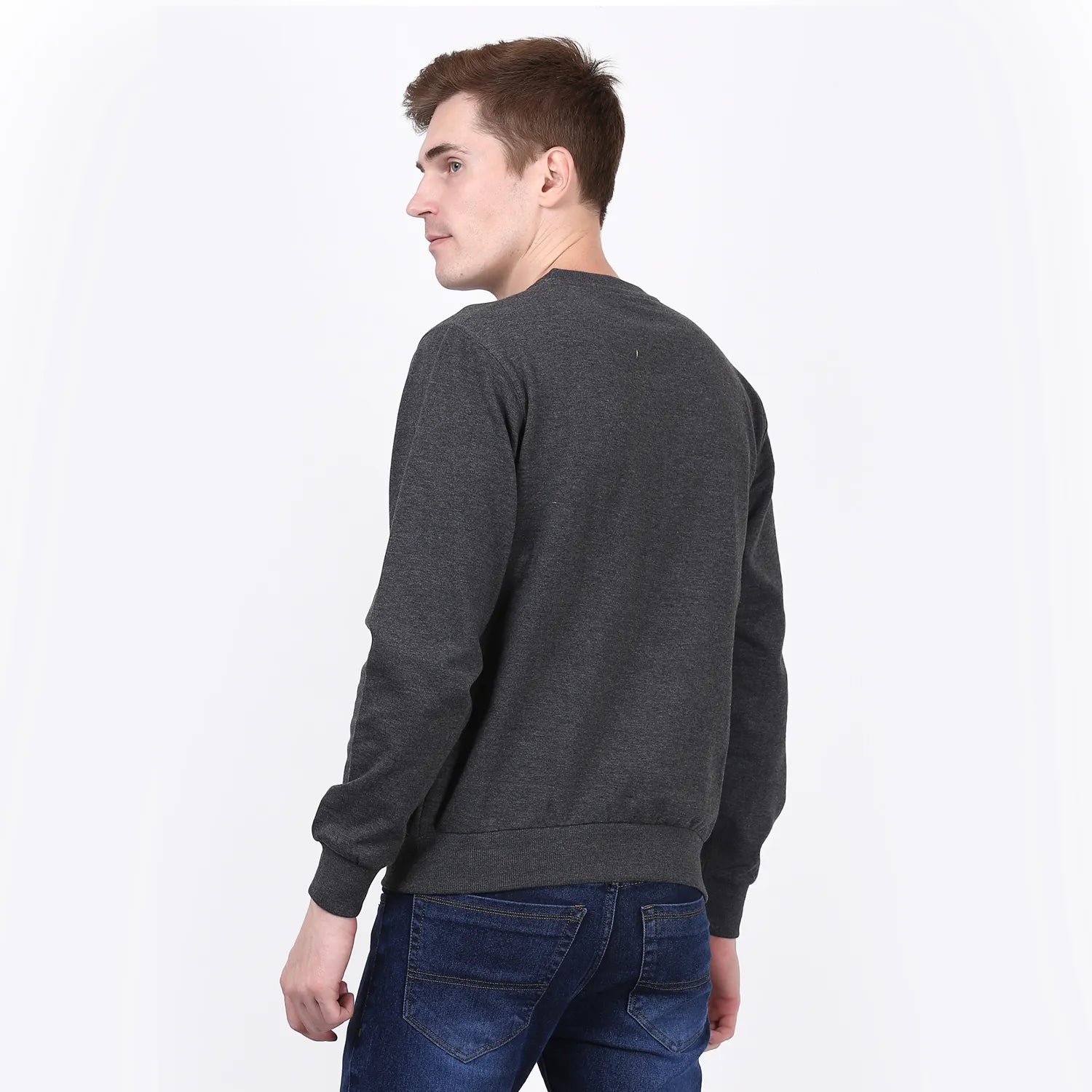Men's round neck sweatshirt